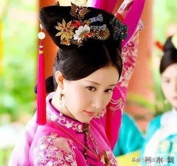 宫锁珠帘:都是嫔位,为何云嫔穿的花枝招展,婉嫔却穿得那么难看