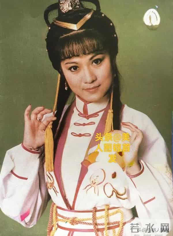 郭靖师傅~斑斑,主持过央视春晚,前夫惠天赐,姐姐森森