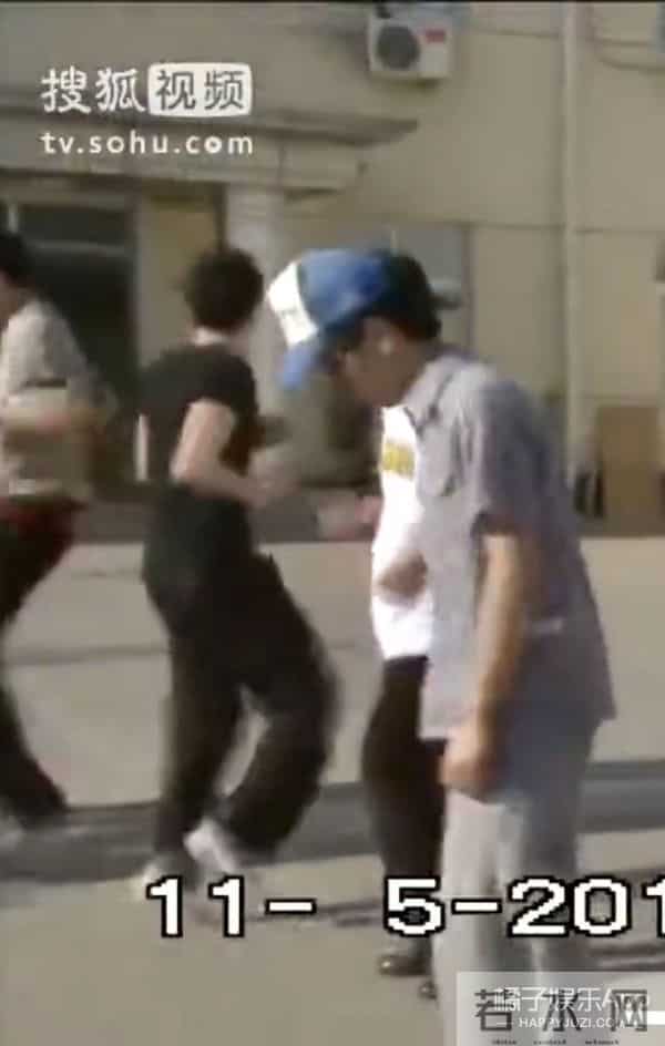 还记得《新还珠格格》里的永琪吗?他头发竟变成这样?