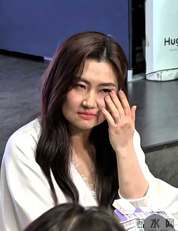 Selina任家萱,携2岁儿子为妹庆生!老公从不参加家庭聚会