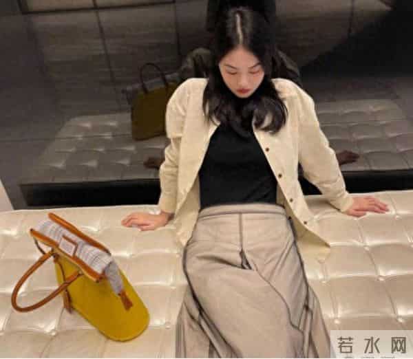 国模贺聪更新日常私服照，舒适低调的服饰搭配，妥妥的东方小仙女