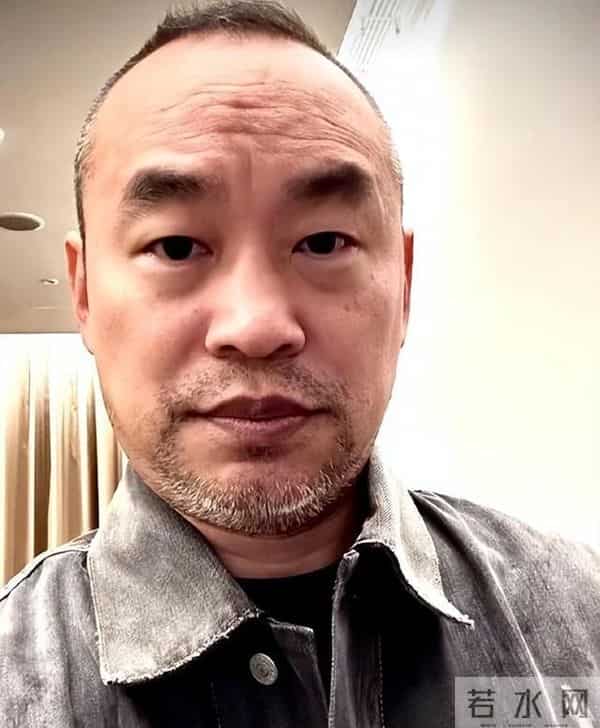 53岁男星炒币亏3.8亿,网友担忧其晚景凄凉,他本人完全不放心上