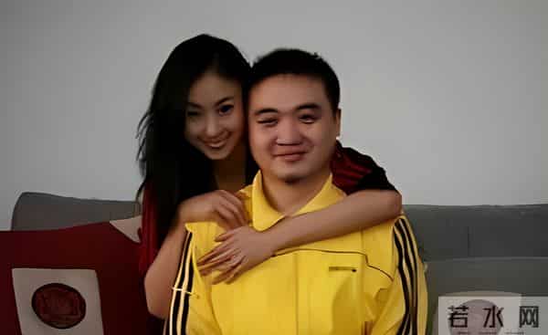 被前任一渣再渣，私密照两次外泄，车模兽兽看男人的眼光太差了