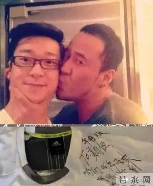 杨坤状态异常,被网友喊话做尿检,曾夜会两女感情生活成谜