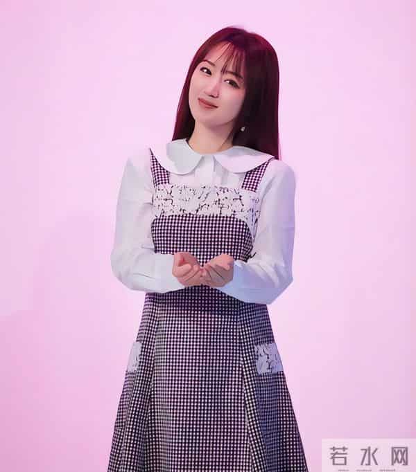 杨钰莹中秋晚会唱哭全场:十年沉寂因远华案,一代人青春醒了