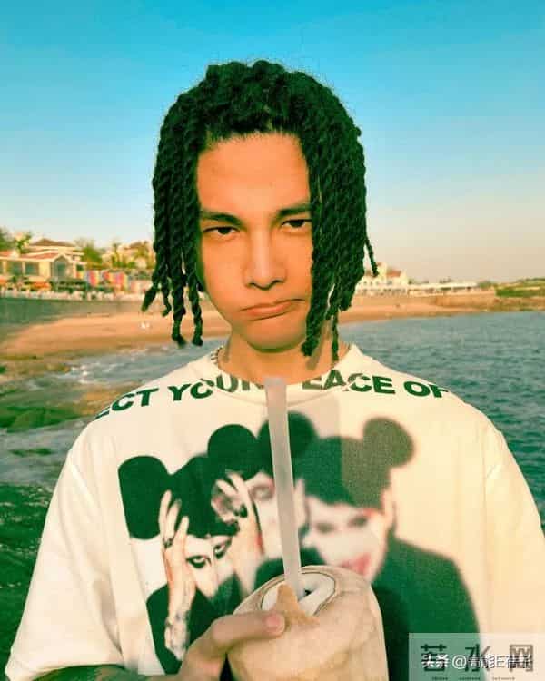 捐100块却P成1万8,说唱歌手被扒后补捐道歉:希望大家不要放弃我