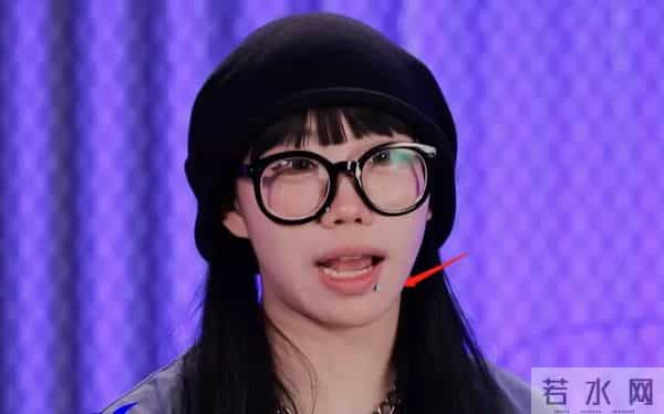 《街舞4》滤镜过厚堪比古偶,黑人舞者肤色都变了,队长成包子脸