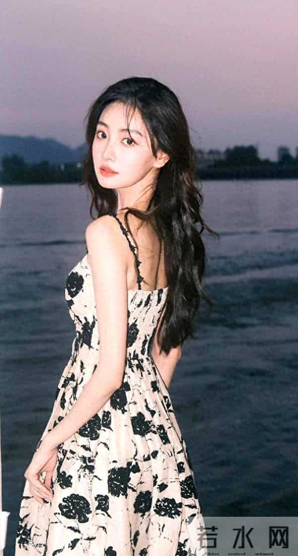 中国传媒大学美女 金佳悦 甜而不腻 艳而不俗 越看越心动