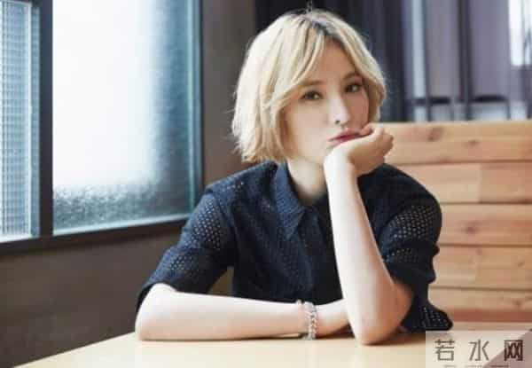 她不仅昨晚为黄致列帮帮唱 还和BIGBANG之间有很深的渊源