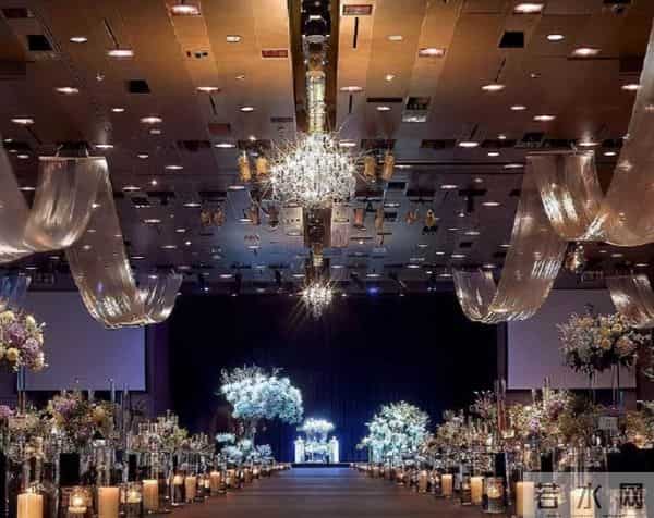 张东健为玄彬孙艺珍朗读婚礼祝词，出席婚礼宾客超过200多人