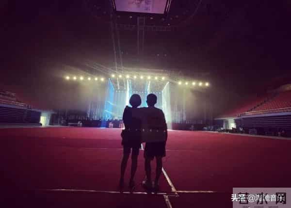 杨坤称他为偶像,幕后打拼8年凭一首歌走红,经历比李荣浩还惨