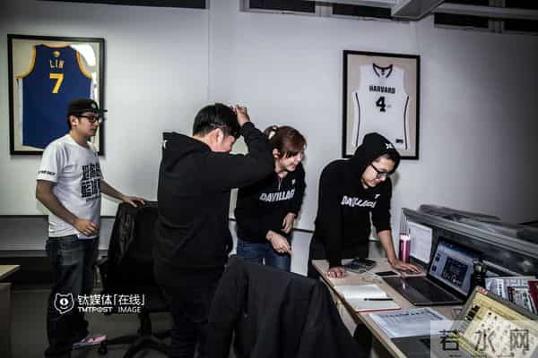 创业路上夜归人丨钛媒体影像《在线》