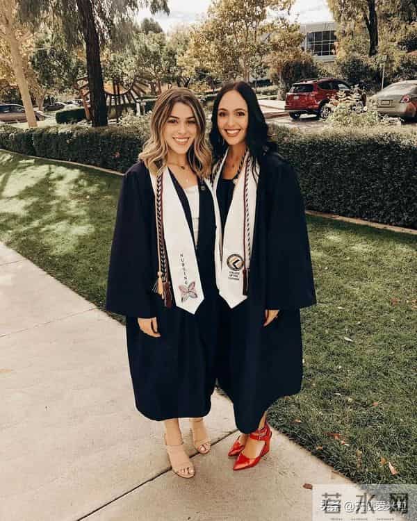 “狼人”泰勒·洛特纳低调订婚,《暮光之城》三主角如今怎样了?