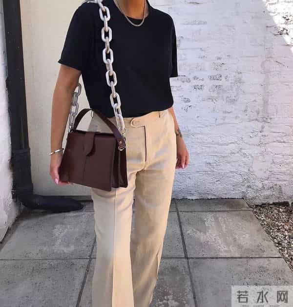 让她们美出天际的包包，居然赢在一根“条”上？