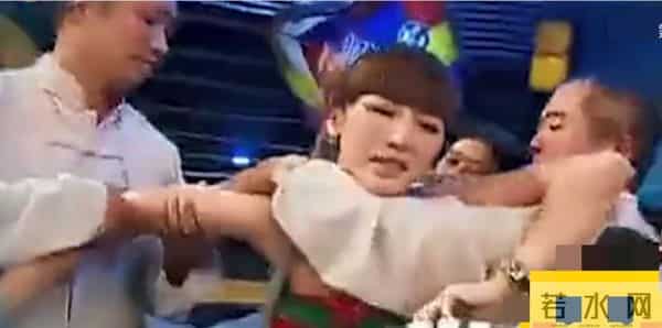 “胸前有料”柳岩：因伴娘门身败名裂，得罪陈凯歌被王思聪骂无脑