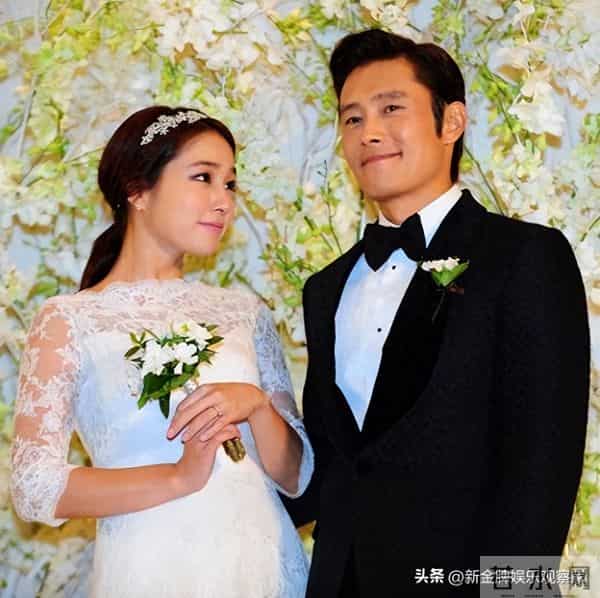 53岁李秉宪再当爸，41岁娇妻拼二胎，老公9年前被两女子拍照胁迫