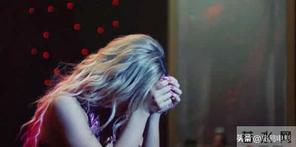 4.1分疯狂擦边!顶级女爱豆拍“小黄片”,被骂上天了!