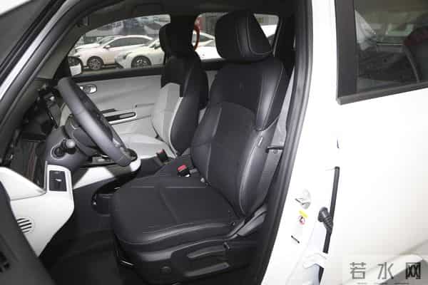 想买大5座侧滑门MPV,可以看看比亚迪D1,家人坐着舒服、车内安静