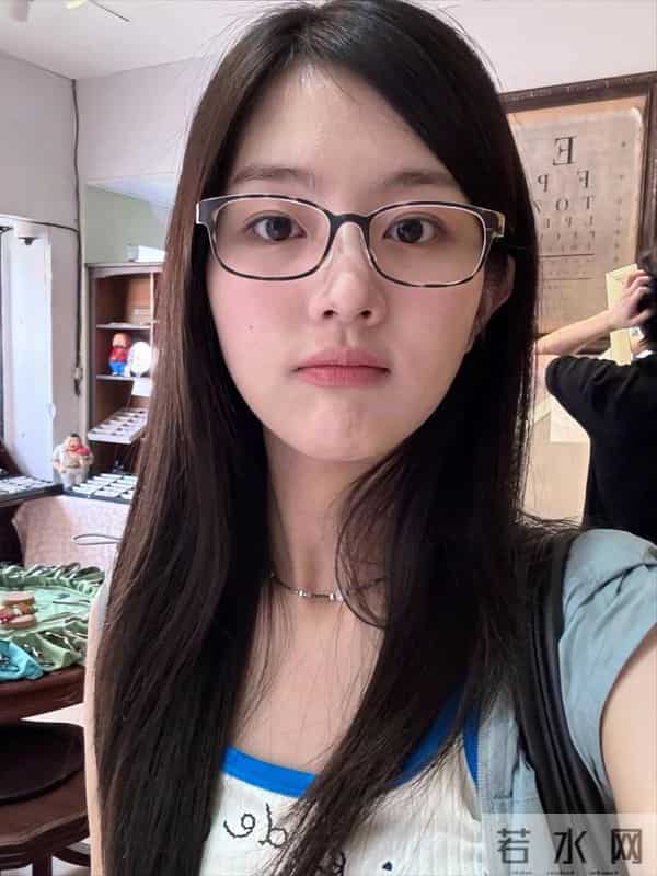 【电影】《卷卷初恋》1998 校园，自卑少女告白引发心动罗曼史