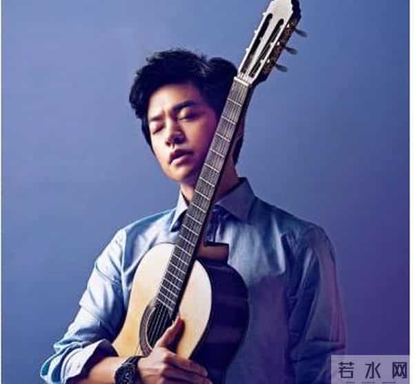 2002年,李健在水木年华最红时突然退出,卢庚戌为此失眠了一个月