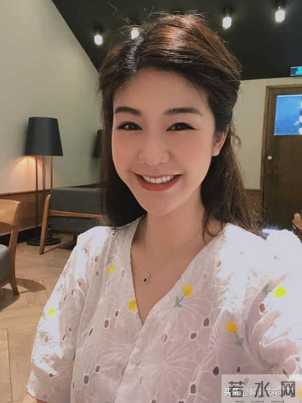 越南女机长鲜为人知的生活，这颜值这气质不愧担当