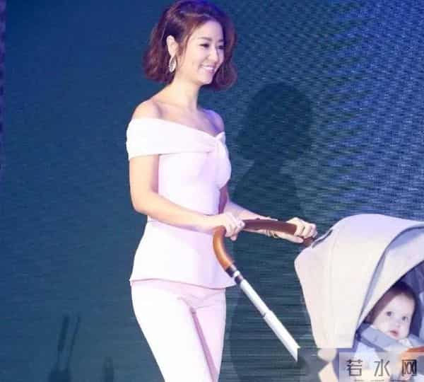 林心如陷入凸点疑云，下面几位女星更夸张，网友直呼扛不住。