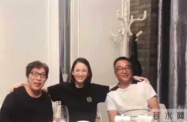 乔任梁迎34岁冥诞,父母放飞气球为其庆生,现场浪漫却惹人落泪