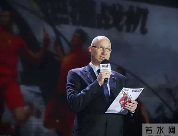 羽毛球奥运冠军于洋：运动生涯悲情，退役卖衣服，婚恋成谜