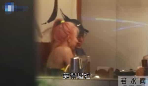 宅男女神郭书瑶被曝新恋情！深夜与神秘男吃火锅，牵手回家不避嫌