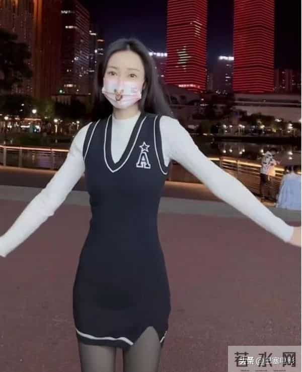 柳岩双腿瘦成竹竿,不再性感美艳的她,却终于抬起了头