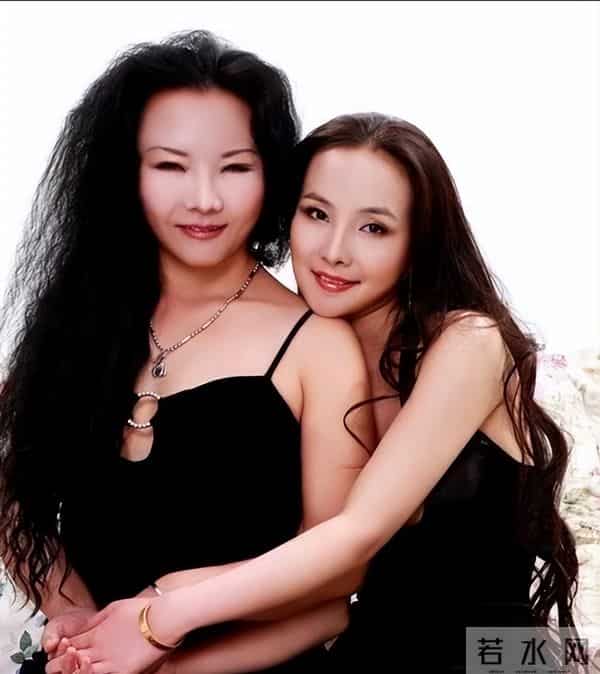 干露露一岁女儿曝光！妹妹干毛毛成网红，网友调侃“露毛姐妹！”