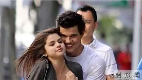 “狼人”泰勒·洛特纳低调订婚,《暮光之城》三主角如今怎样了?