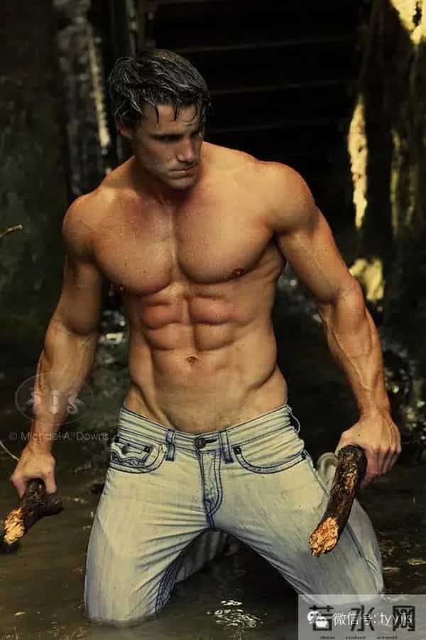 如何使用超级组训练增肌,变身Superman?