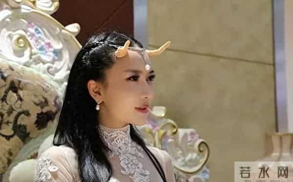 金瓶梅龚玥菲”：身材堪称精品，凹凸有致，火辣爆棚！