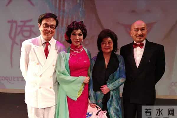 钦佩,周润发一生中四次下跪,每一次都跪得有理有据