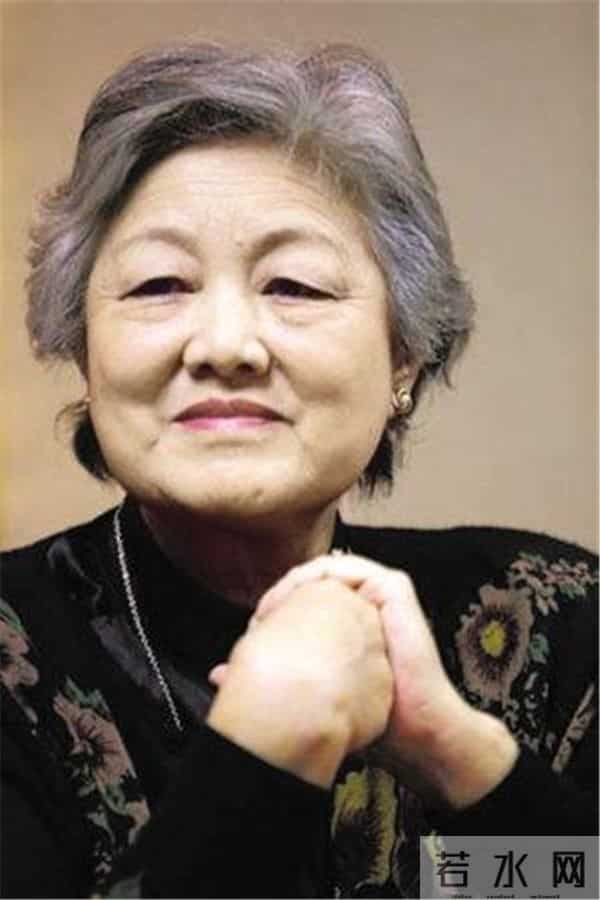 2008年毛主席老师章含之逝世,如愿与养父同葬,顾长卫姜文来送别