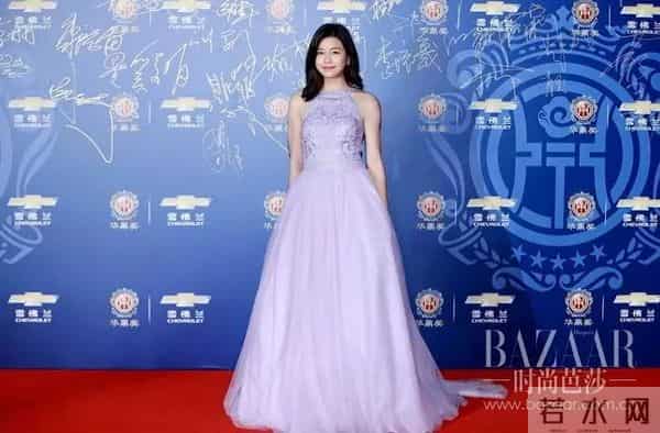 陈妍希被叫胶原蛋白素颜少女脸?“初恋女神”教你显瘦穿衣法则