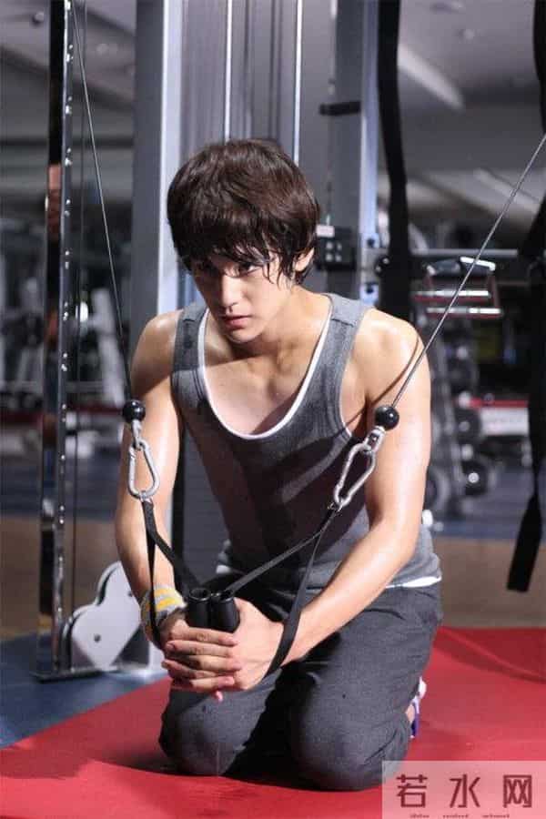 文根英为他公开恋爱，吴涟序与他苦恋1年分手，金范到底有多优秀