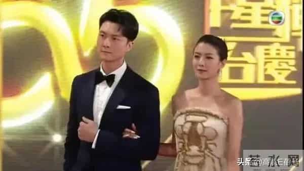 王浩信蔡思贝挽手走红毯，TVB版《回家的诱惑》更新了？