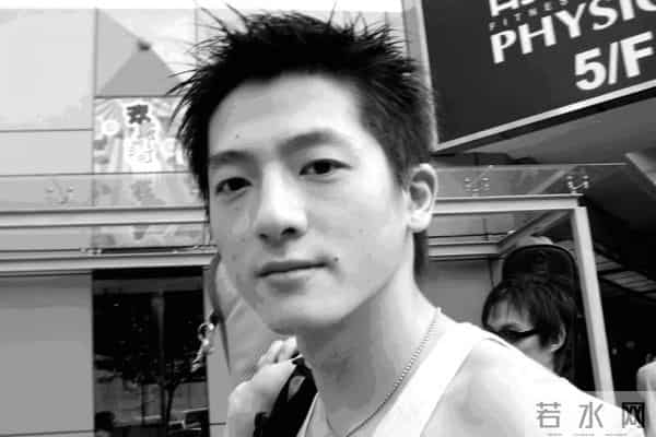 第一文青夫妻40岁了：结婚生子就是最浪漫的事