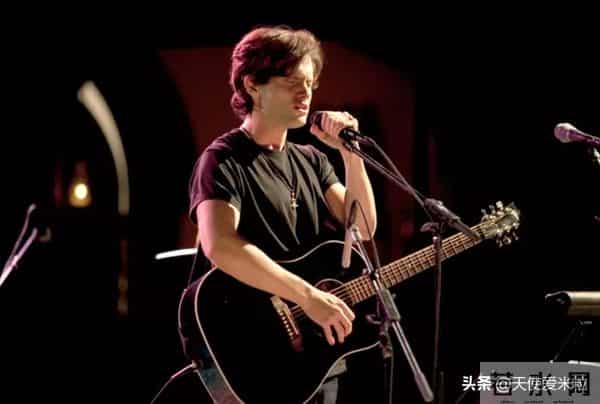 “狼人”泰勒·洛特纳低调订婚,《暮光之城》三主角如今怎样了?