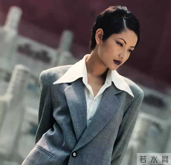 她会不会是今年内娱最反骨的女艺人？