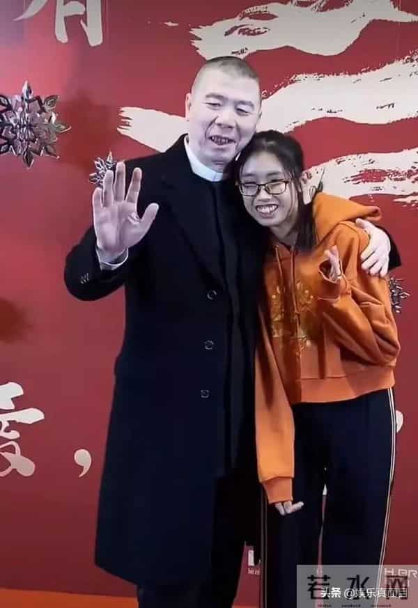 冯小刚徐帆15岁养女近照曝光,长相引网友注意:女大十八变