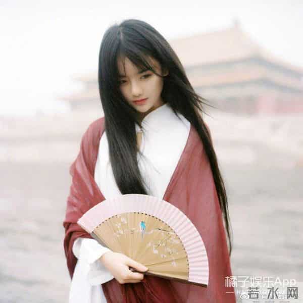 还记得古早网红南笙吗?她的脸这是do了吗?