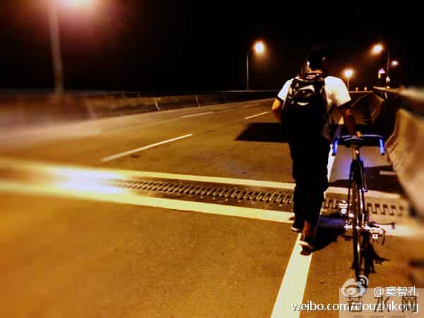 还记得《天外飞仙》里的上官浩琪吗？他现在长这样