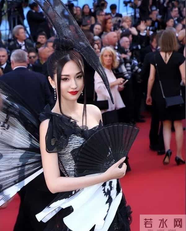 叛逆少女蓝燕:一纸三级合约铸就东方第一3D女神传奇?