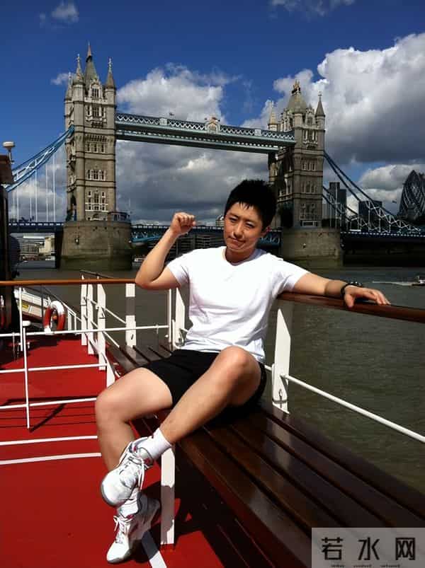 羽毛球奥运冠军于洋：运动生涯悲情，退役卖衣服，婚恋成谜