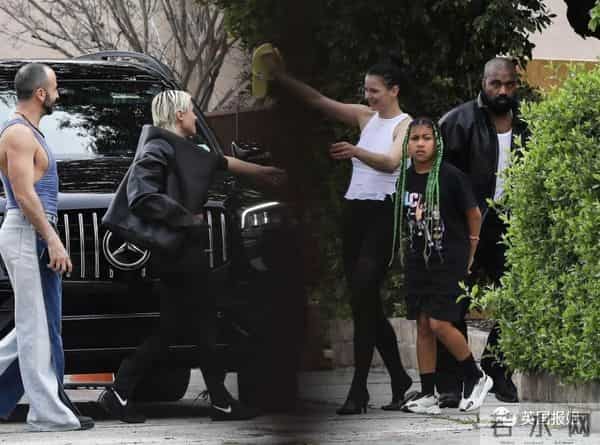 金卡戴珊离婚又分手后变化超大！素颜出镜惊呆网友，参演爆火美剧