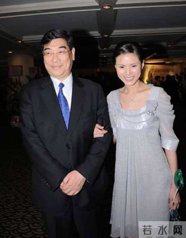 至今未嫁人的8位大龄女港星，最小42岁，个个情路坎坷，让人心疼