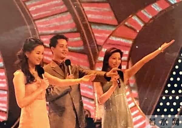 她曾是上海主持人,却在巅峰时决定退隐,如今50多岁她过得如何?